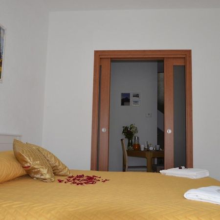B&B La Casa Sulla Roccia Пиетрапертоза Екстериор снимка
